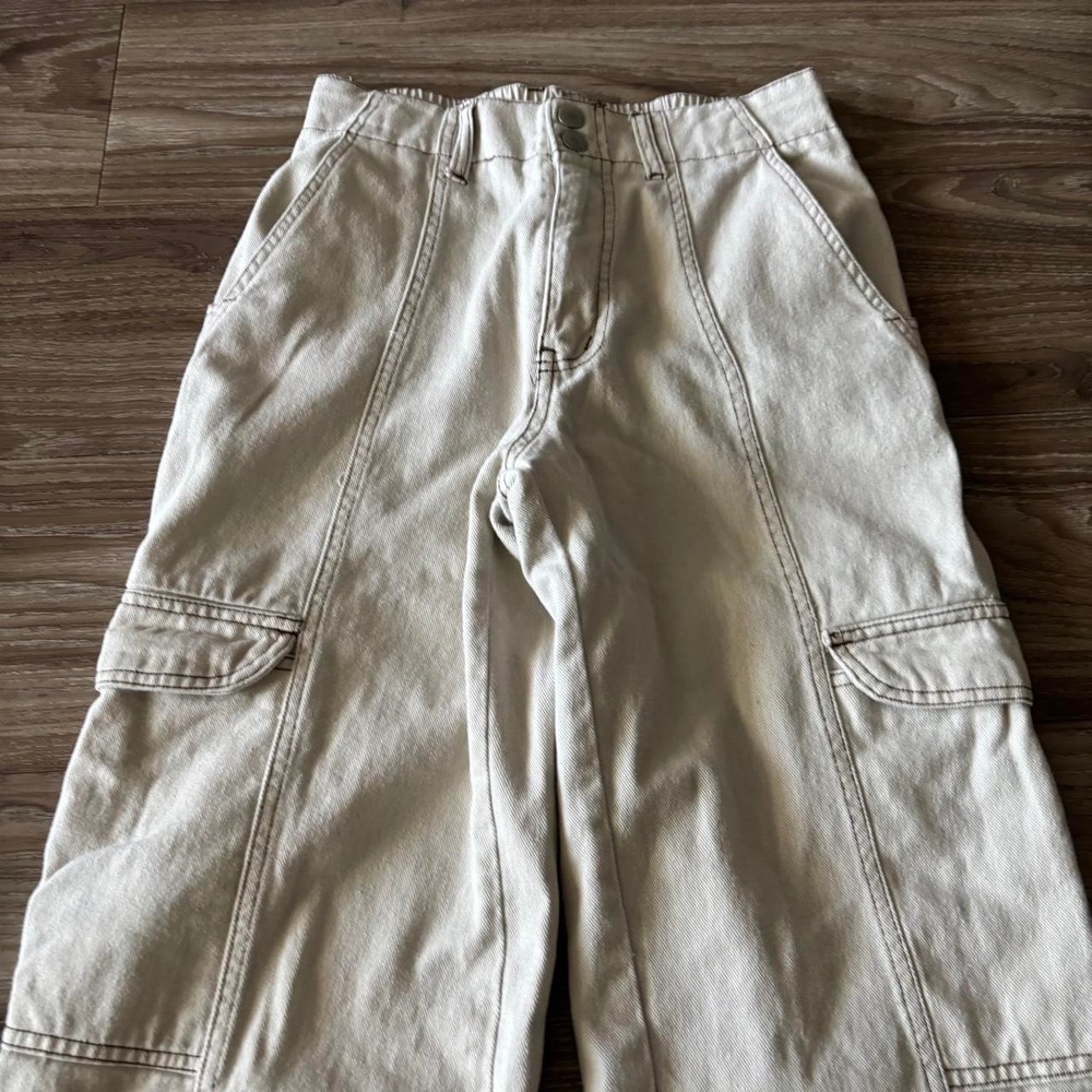 Vintage Y2K/2000s Cream Streetwear Cargo Pants! 26x30 - Picture 5 of 8